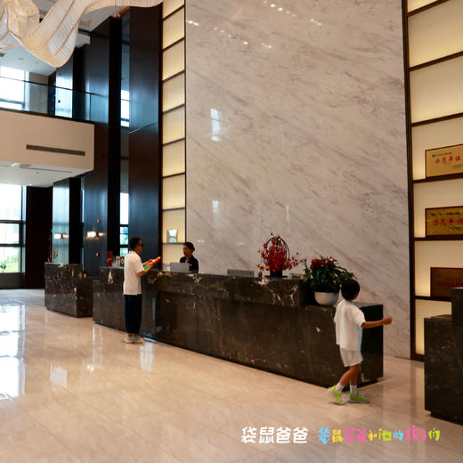 【袋鼠爸爸去哪儿丨地建南山(永寿)花园酒店】永寿县地标性的园林式酒店，以绿色生态为主题，可免费停车，有近2.6万平米户外草坪，适合露营烧烤，轻松县城游~ 商品图2