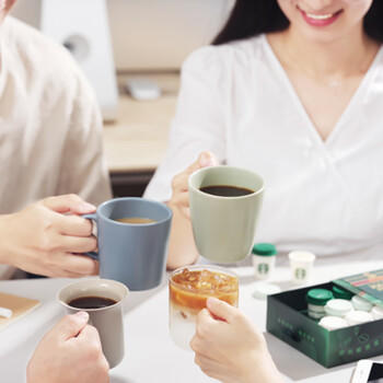 星巴克（Starbucks）精品冻干黑咖啡 随星杯1.0双口味分享装 0糖0脂便携美式2.7g*18颗 /水饮冲调 /咖啡 /冻干咖啡 商品图5