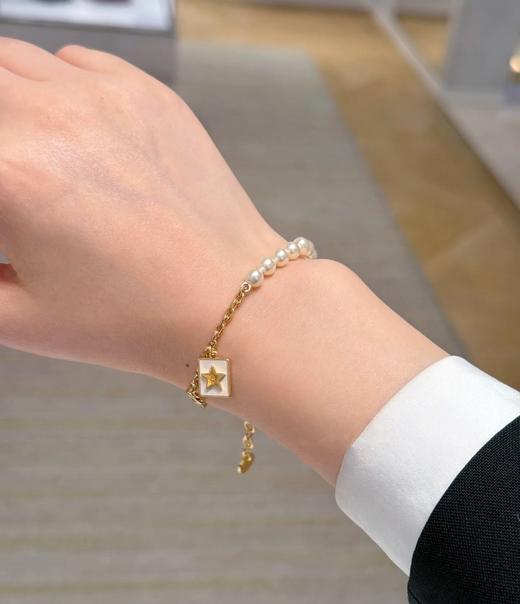 迪奥小白方牌珍珠手链（ZS*XTY） 商品图1