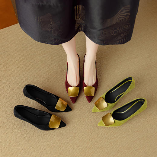 【预售5天】法式不累脚小高跟鞋秋季新款羊皮尖头浅口大码一脚蹬细跟女鞋DB&M6385 商品图0