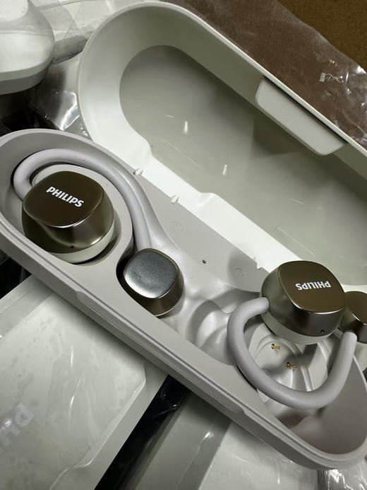 外贸原单正品飞利浦GO蓝牙运动耳机，原厂成箱来货！5.4蓝牙，续航22小时，IPX2防水
无线骨传导老牌音频大厂百年皇家品牌国背后拥有着雄厚的技术支持！
原价39美金 商品图6