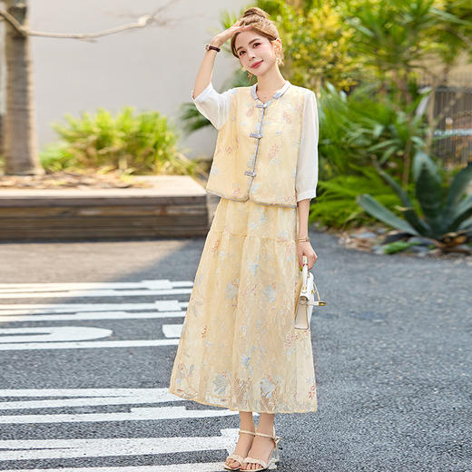 【预售3天】时尚套装新款国风薄款刺绣盘扣马甲T恤半裙三件套XXL3108 商品图2