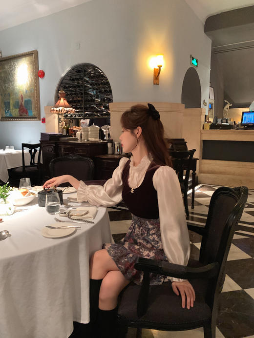 金蘑菇菇 圣乔治 / 【珍珠衬衫/古董裙裙 】华丽调单品 甜俏设计感优雅花边衬衫 商品图0