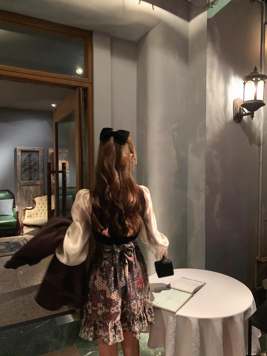 金蘑菇菇 圣乔治 / 【珍珠衬衫/古董裙裙 】华丽调单品 甜俏设计感优雅花边衬衫 商品图9