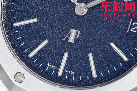 爱彼AP新品— ZF皇家橡树16202系列 男士腕表 表径39mm “JUMBO”超薄腕表 新蓝色粒纹表盘 商品图4