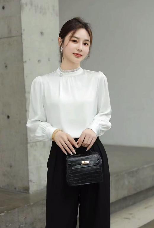 【早秋特卖】仿真丝缎面光泽感长袖衬衫-喜出 商品图3