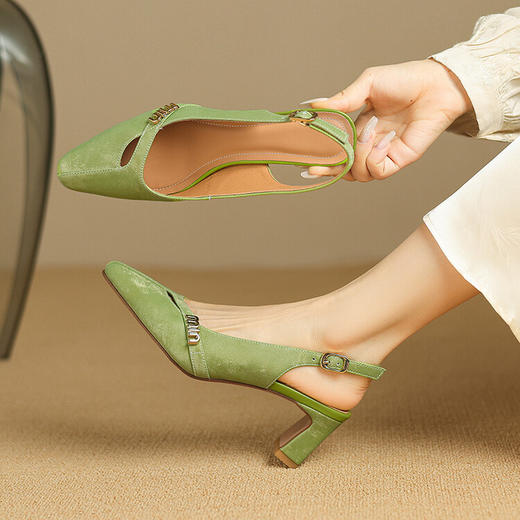 丝绸牛皮~国风复古配裙子粗跟尖头后空包头凉鞋女时尚简约高跟鞋 商品图0