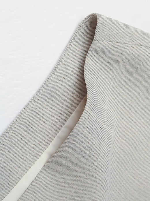 韩系简约风！米白色质感马甲 双排扣设计 配牛仔裙超有范 商品图2