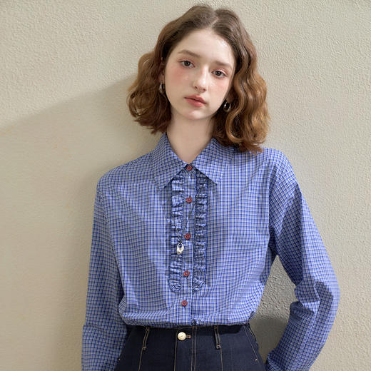 西遇复古木耳边蓝色格纹衬衫女秋季新款减龄百搭短款长袖上衣V2651170 商品图3