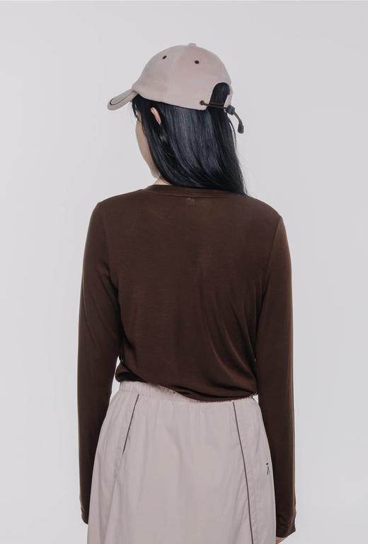 一店d 接下来𝐀𝐂𝐌𝐄𝐈𝐓𝐄𝐌爱棵米休闲长tee❗️户外山系新宠！！
蕞蕞舒服的天丝莱赛尔混纺面料 上身直接与肌肤融为一体 尤其搭配上合身裁剪后 更加自由无束缚 每一次动作都舒展畅快 商品图3