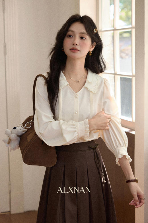 鹿向南「秋风香草」早秋长袖杏色V领衬衫新款休闲宽松显瘦开衫女 商品图5