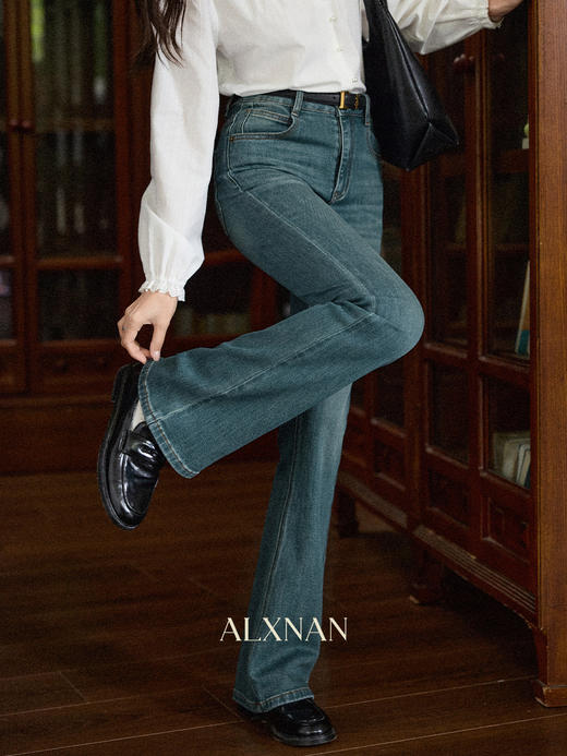 【65折秒杀】鹿向南「长腿神器」法式复古蓝显瘦牛仔裤女早秋新款休闲直筒长裤L56983 商品图1