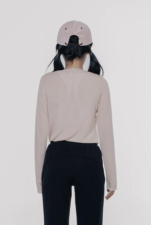 一店d 接下来𝐀𝐂𝐌𝐄𝐈𝐓𝐄𝐌爱棵米休闲长tee❗️户外山系新宠！！
蕞蕞舒服的天丝莱赛尔混纺面料 上身直接与肌肤融为一体 尤其搭配上合身裁剪后 更加自由无束缚 每一次动作都舒展畅快 商品图1