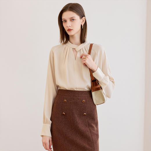 IWY/法式温柔衬衫女初秋长袖设计感杏色上衣女气质百搭通勤正装B560 商品图0
