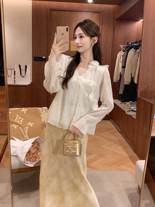 张心子【香香少女】立体钉珠V领挂脖长袖雪纺衫女秋新款百搭上衣 U2508025 商品图7