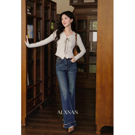 鹿向南「风吹麦浪」长袖浅杏色针织衫女秋季新款法式修身显瘦上衣 商品图2