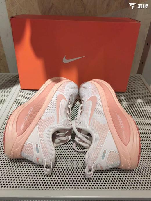 耐克成人女款跑鞋 商品图2