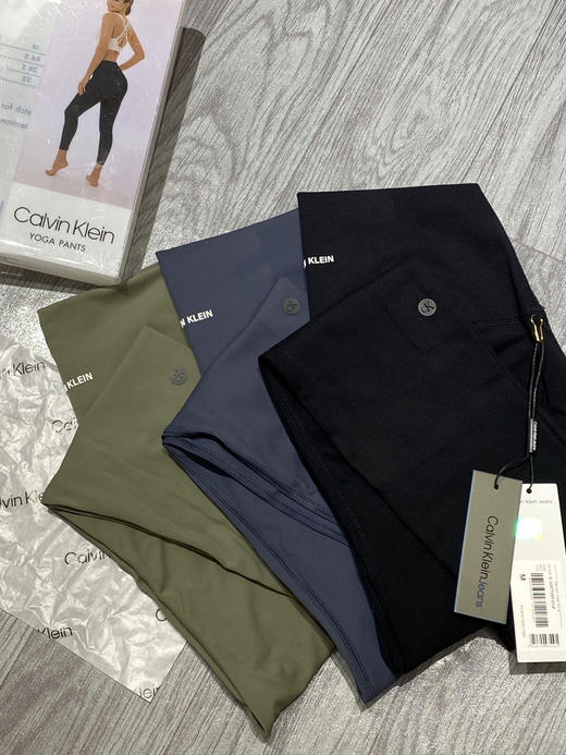 原单正品 CalvinKlein 女款打底裤 运动瑜伽裤  三个色S M L
正品进口 欧洲订单，官方在售价格129欧元，折合人民币1080元！ 商品图1
