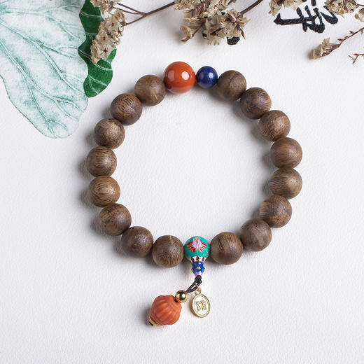 xy0519沉香+青金石南红灯笼珠手串 商品图0