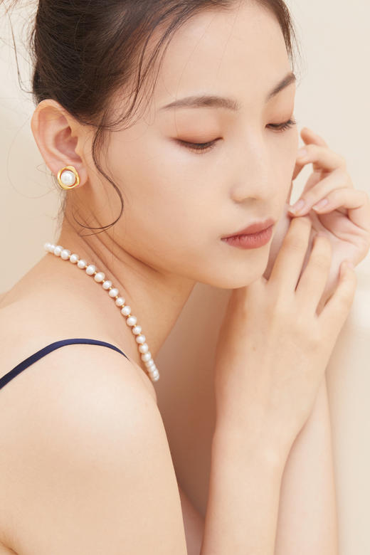 【任选3件599元】「方寸」贝珠耳饰 S925银耳环时尚ins风耳圈MEMORA诗普琳YEE00401（线上专供） 商品图2