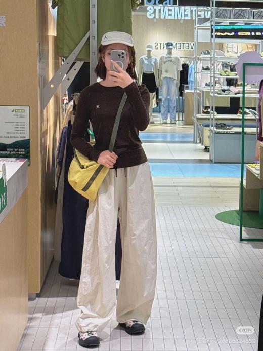 一店d 接下来𝐀𝐂𝐌𝐄𝐈𝐓𝐄𝐌爱棵米休闲长tee❗️户外山系新宠！！
蕞蕞舒服的天丝莱赛尔混纺面料 上身直接与肌肤融为一体 尤其搭配上合身裁剪后 更加自由无束缚 每一次动作都舒展畅快 商品图13