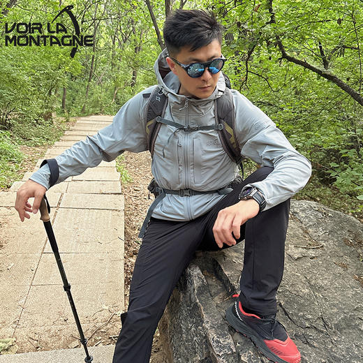 【终身保修】Voir La Montagne/见山D2情侣款连帽软壳上衣轻薄弹力防泼水外套 商品图1