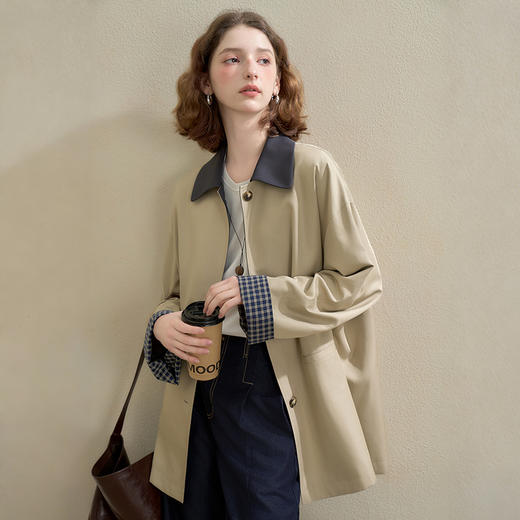 西遇英伦复古撞色格纹拼接风衣外套女秋季宽松显瘦中长款大衣V2951178 商品图0