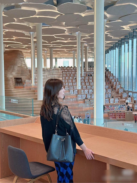 LV 水波纹 黑水桶 手提 单肩包 商品图1