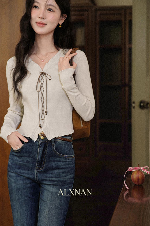 鹿向南「风吹麦浪」长袖浅杏色针织衫女秋季新款法式修身显瘦上衣 商品图5