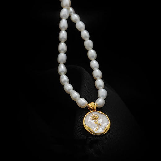 雀说 玫瑰花天然淡水珍珠项链女高级感轻奢复古法式珐琅吊坠 商品图2