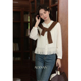 鹿向南「白巧柔光」法式杏色衬衫女早秋新款蕾丝拼接气质长袖上衣