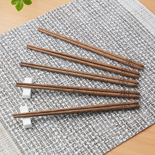 家用厨房客厅小餐具实木筷子木筷5双组 商品图1