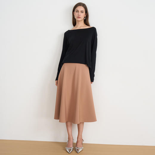 EITIE爱特爱简约黑色慵懒宽松一字领莱赛尔长袖T恤衫2025秋季新款小上衣C2513820 商品图3