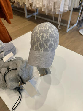 国内现货Maxmara纯羊绒均码有弹性帽儿799元配购物袋