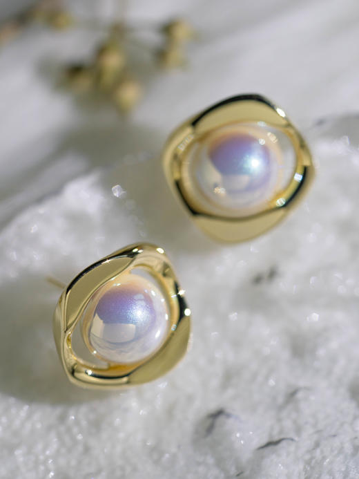 【任选3件599元】「方寸」贝珠耳饰 S925银耳环时尚ins风耳圈MEMORA诗普琳YEE00401（线上专供） 商品图1