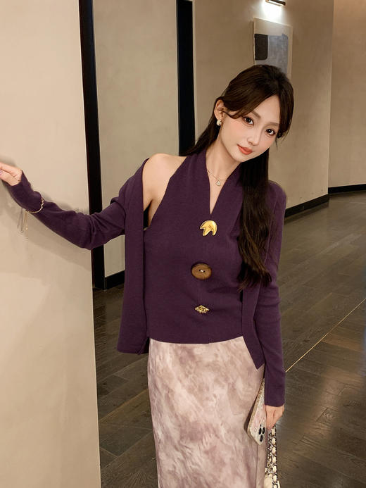 张心子【舒适软fufu】法式露肩挂脖领针织衫女秋季新款假两件设计 U2508007 商品图8