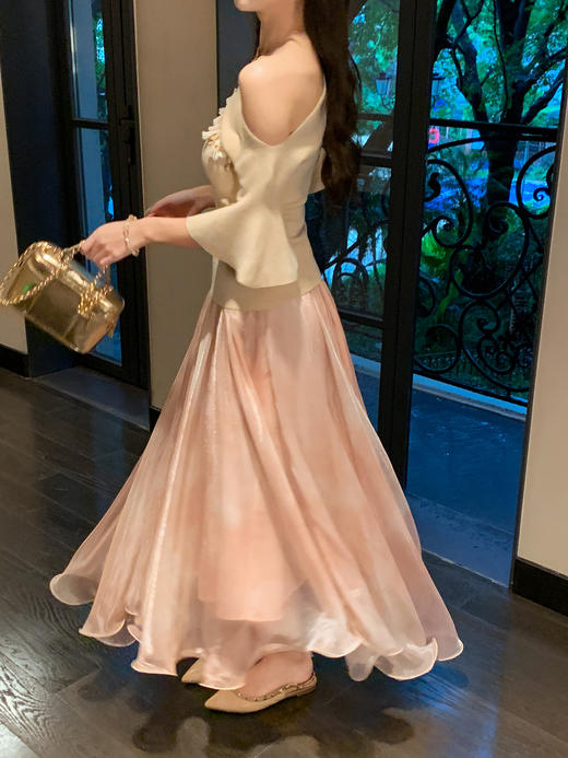 张心子【月光海滩】不规则斜领半袖针织衫女秋季新款气质显瘦上衣 U2508015 商品图6