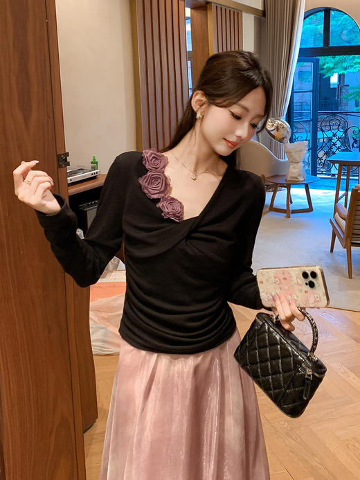 张心子【午后花园】法式立体花气质秋款长袖女新款显瘦百搭针织衫 U2508010 商品图6