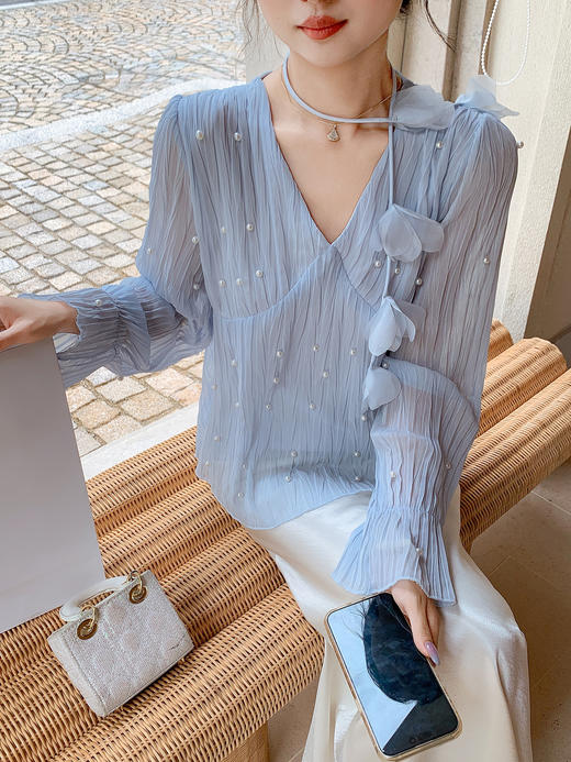 张心子【香香少女】立体钉珠V领挂脖长袖雪纺衫女秋新款百搭上衣 U2508025 商品图3