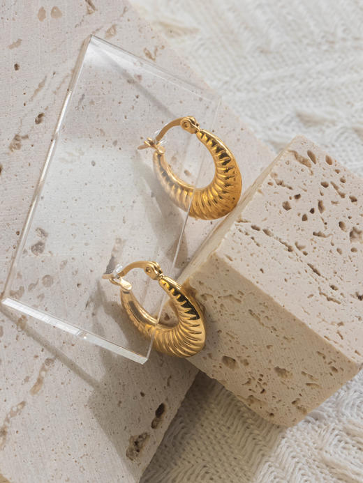 【任选3件599元】月牙弯耳饰 S925银耳环时尚ins风耳圈MEMORA诗普琳YEE01201（线上专供） 商品图1