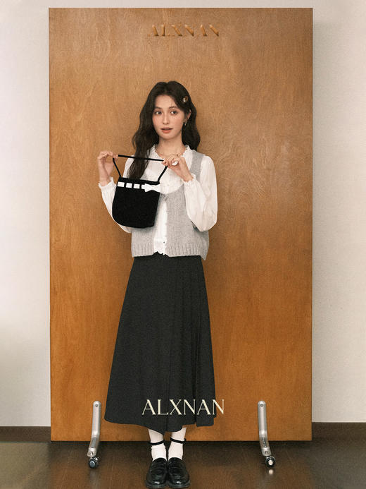 鹿向南「秋日篇章」灰色马甲背心女秋季新款时髦洋气短款外搭上衣 商品图4