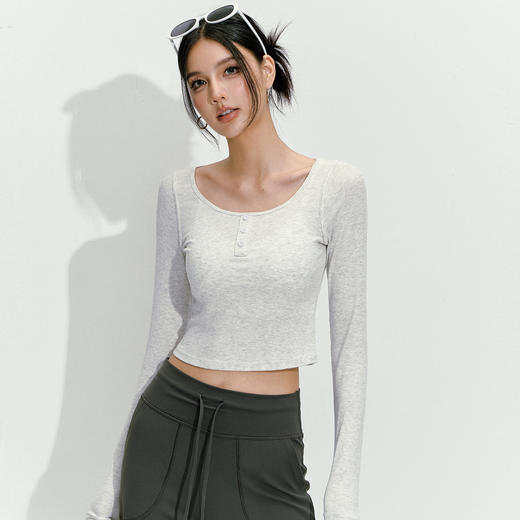 【限时秒】YOGACODE【火树银花系列】纯色短款长袖瑜伽服上衣紧身显瘦跑步健身时尚圆领外穿运动上衣女DWT125494 商品图2