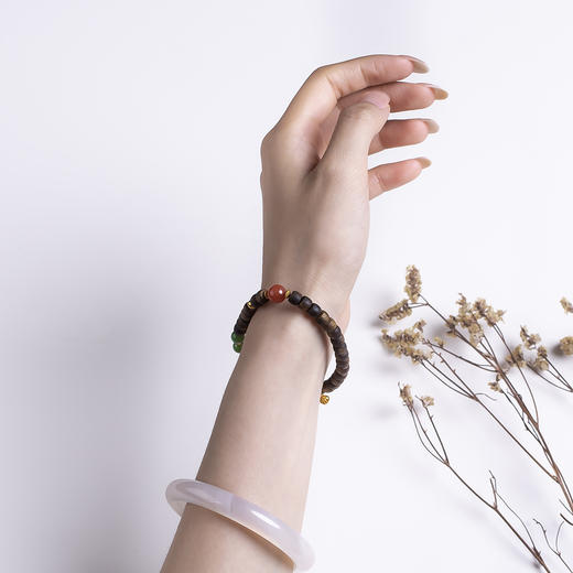 xy0517沉香+碧玉南红莲蓬子手串 商品图9