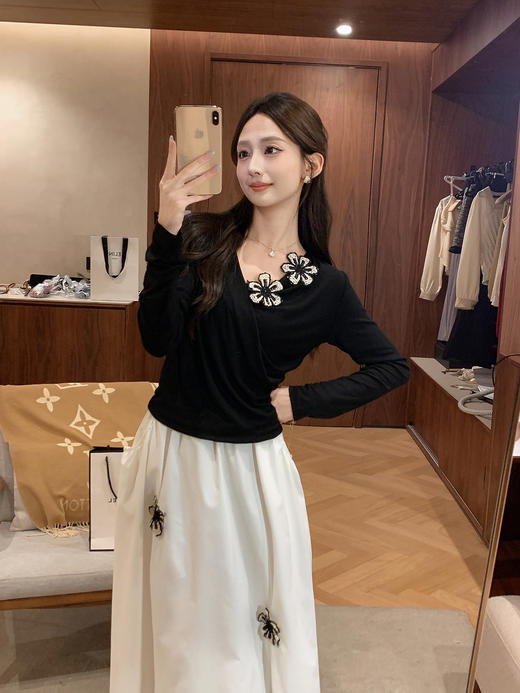 张心子【尼斯周末】高级感减龄刺绣半身裙女秋季新款高腰大摆伞裙 U2508045 商品图6