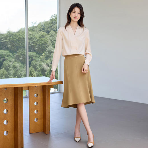 IWY/气质米杏色长袖衬衫套裙女正式场合接待职业装衬衣半裙套装24B591+25S789 商品图0
