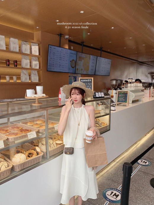 金蘑菇菇【夏日画廊 原创三醋酸系列】冷晶醋酸宽松v领长袖衬衫 商品图3