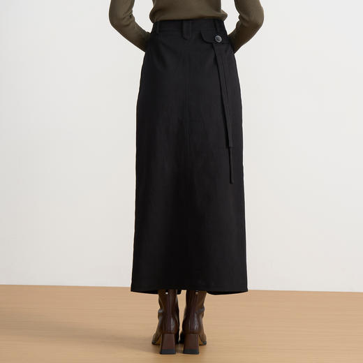 EITIE爱特爱挺括工装设计感不对称高腰黑色长款半裙2025秋季新款C2506816 商品图4