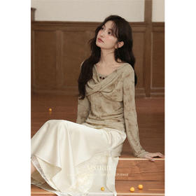 鹿向南「复古信笺」设计感卡其修身显瘦长袖T恤女秋气质减龄上衣