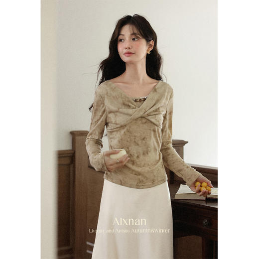 鹿向南「复古信笺」设计感卡其修身显瘦长袖T恤女秋气质减龄上衣 商品图4