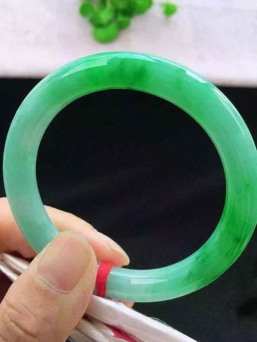 54圆条翡翠手镯 商品图0